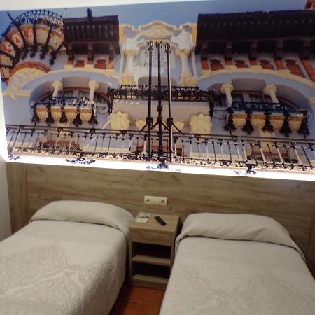 Hostal Serruchi Teruel Luaran gambar
