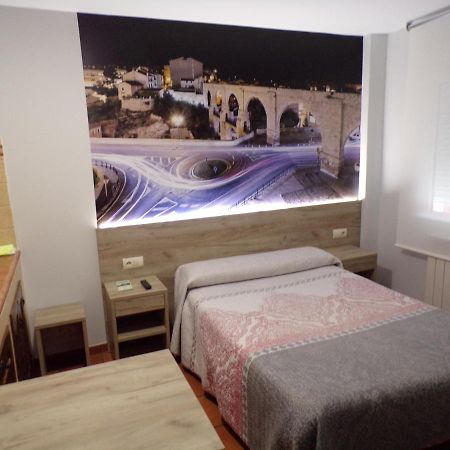 Hostal Serruchi Teruel Luaran gambar