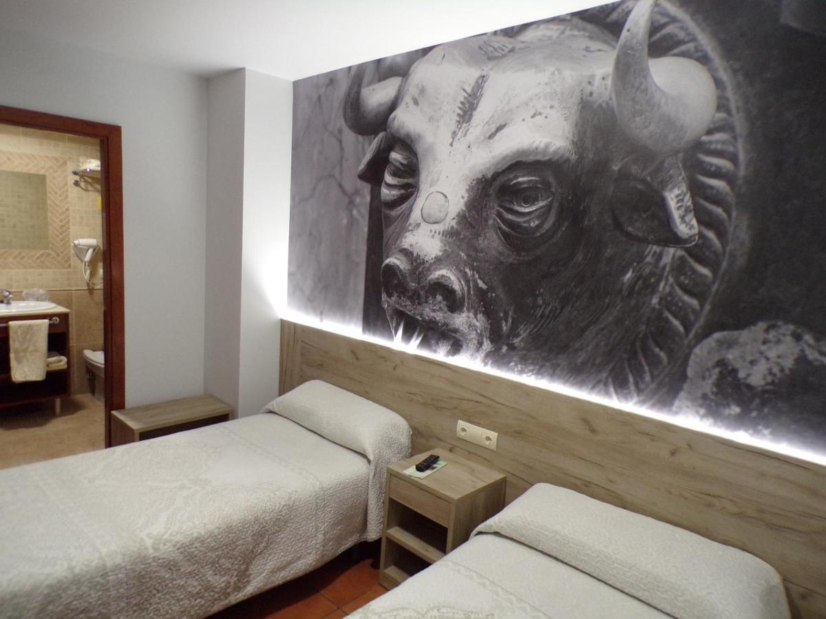 Hostal Serruchi Teruel Luaran gambar