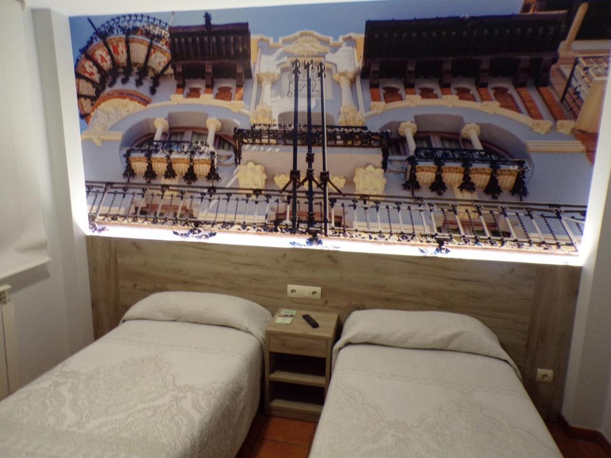 Hostal Serruchi Teruel Luaran gambar
