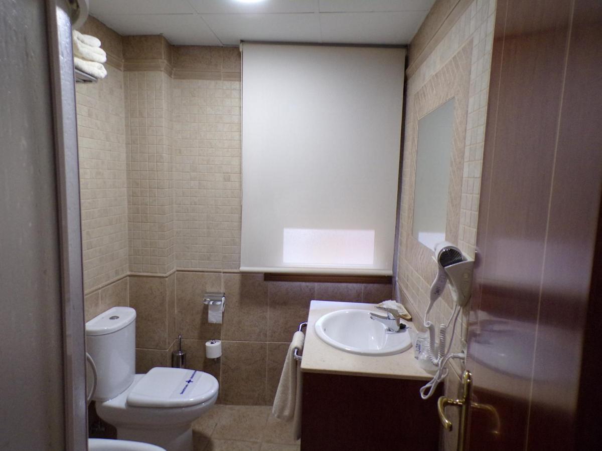 Hostal Serruchi Teruel Luaran gambar