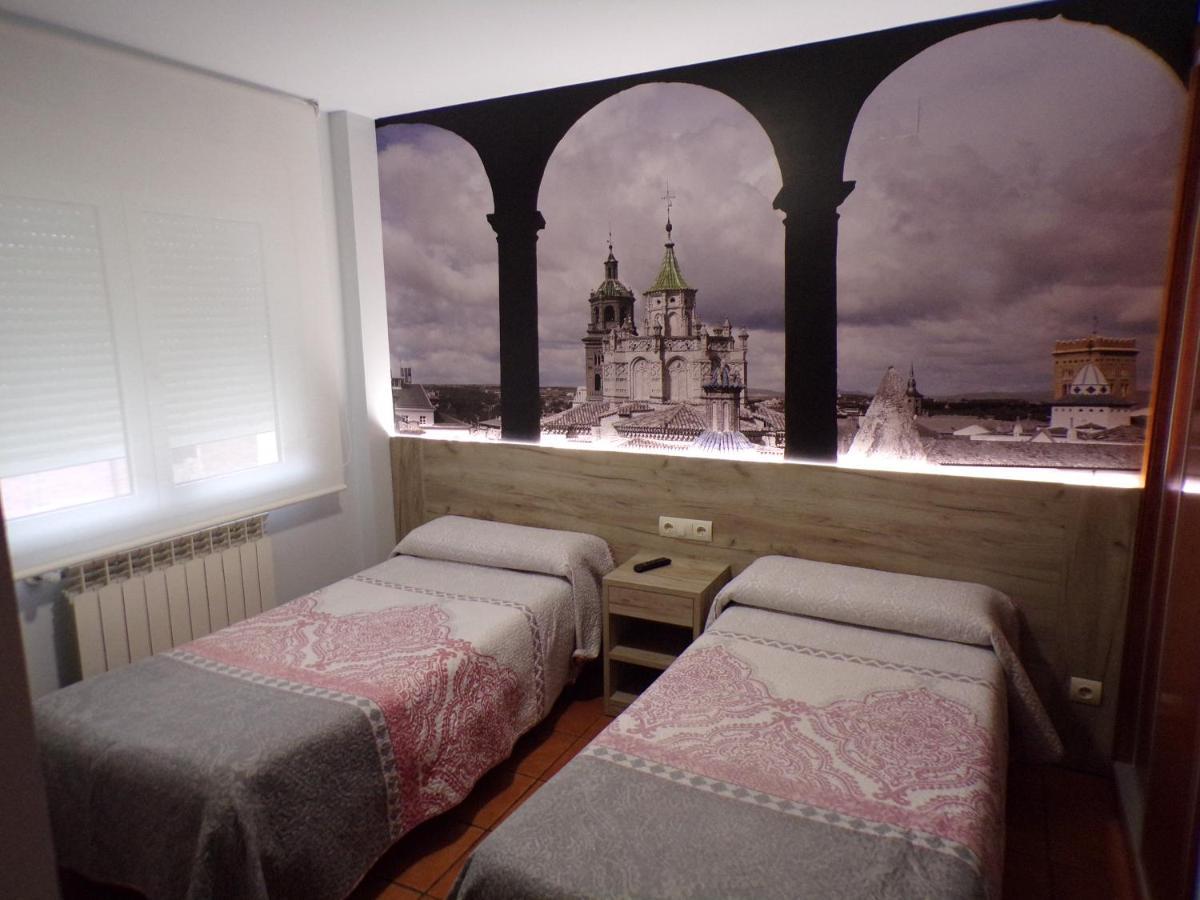 Hostal Serruchi Teruel Luaran gambar