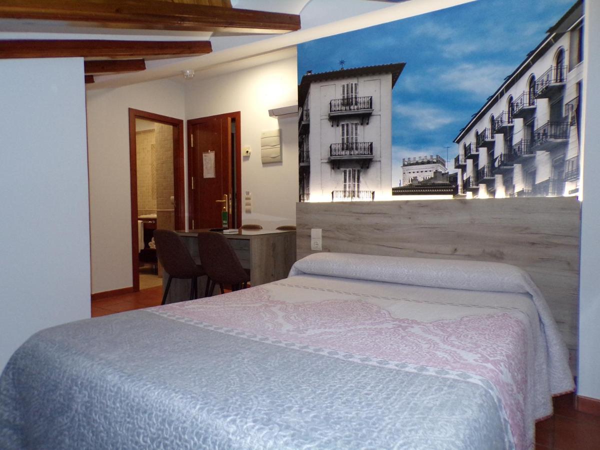 Hostal Serruchi Teruel Luaran gambar