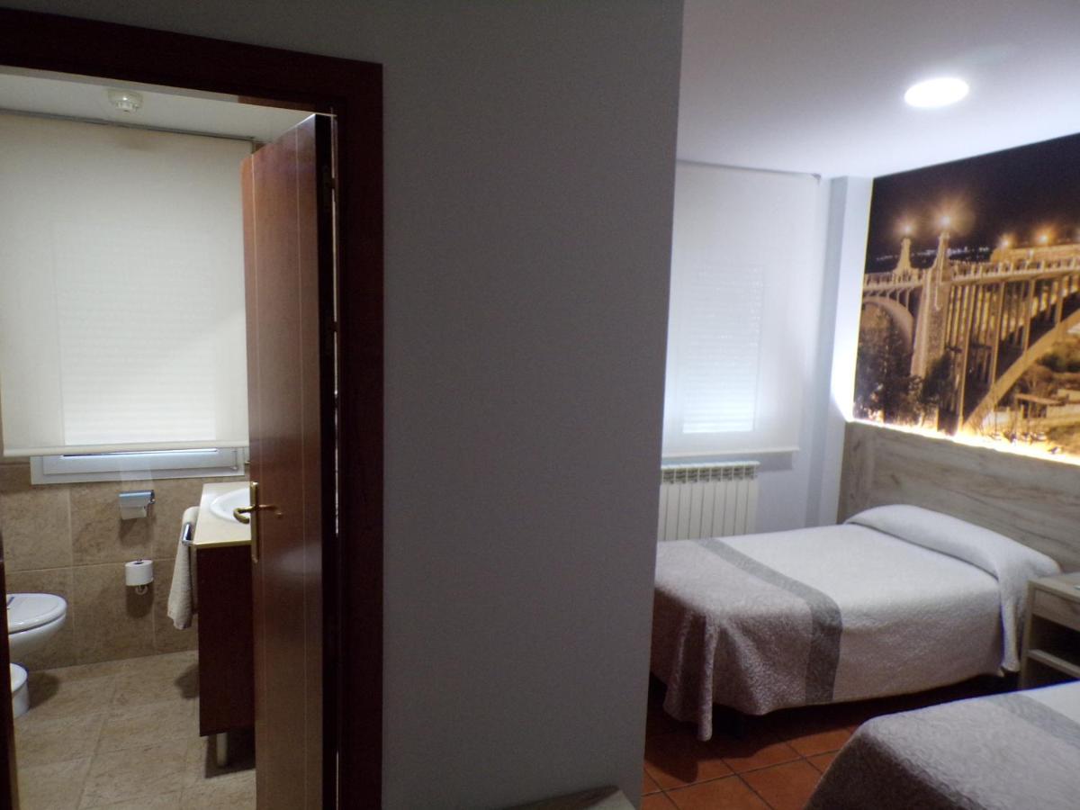 Hostal Serruchi Teruel Luaran gambar