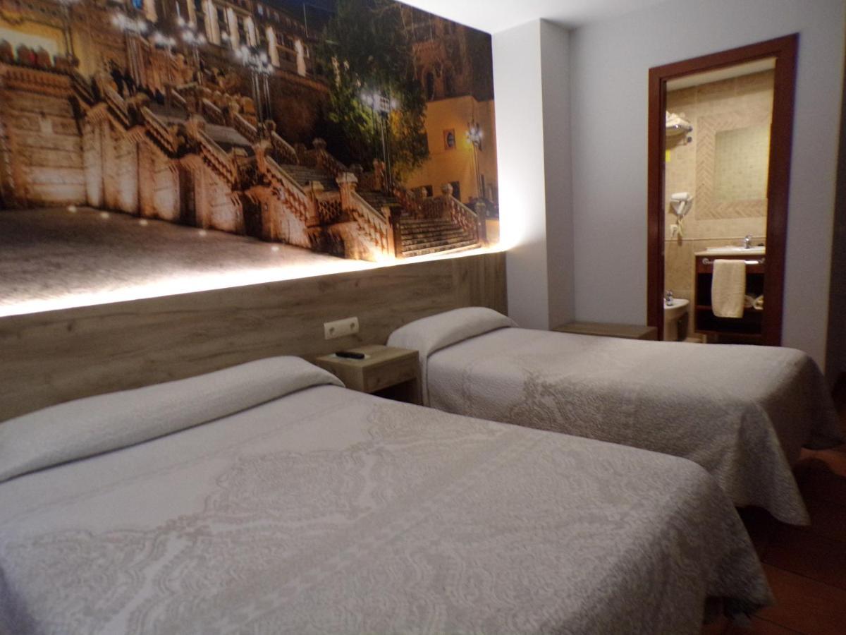 Hostal Serruchi Teruel Luaran gambar